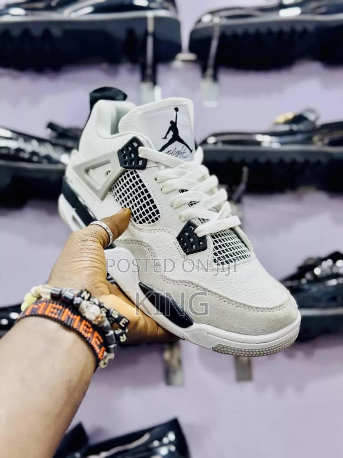 Loftus Sneakers