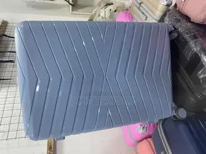 Blue v- Patterns Suit Cases