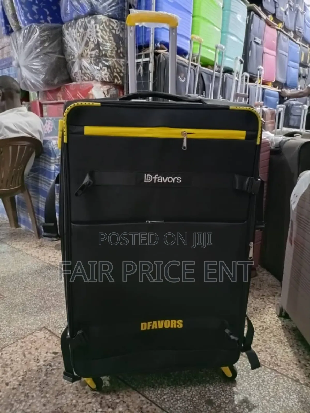 Noble D Favors Extra Large Cloth Suitcases.( Black)