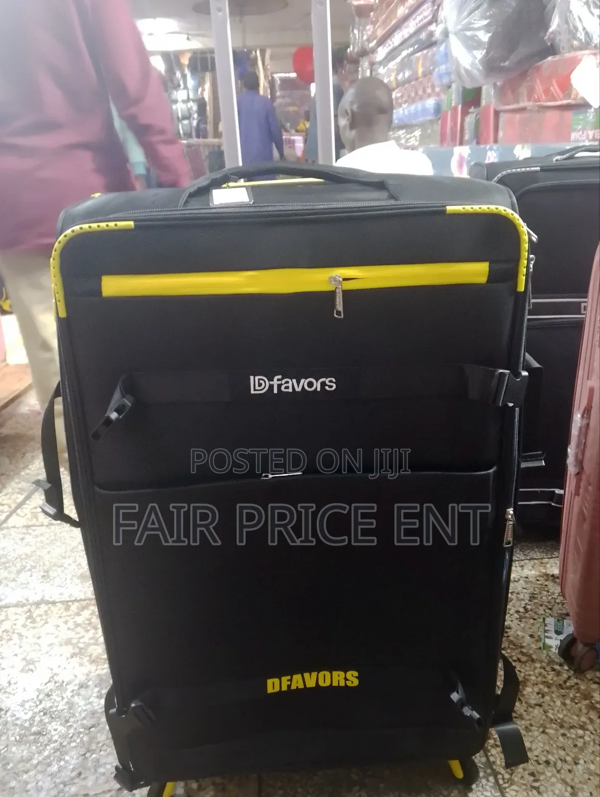 Noble D Favors Extra Large Cloth Suitcases.( Black)