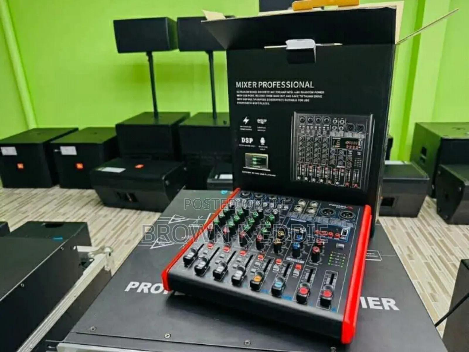 Professional 4-Channel Amp Mixer: