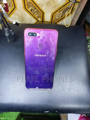 Photo - Oppo F9 64 GB Purple