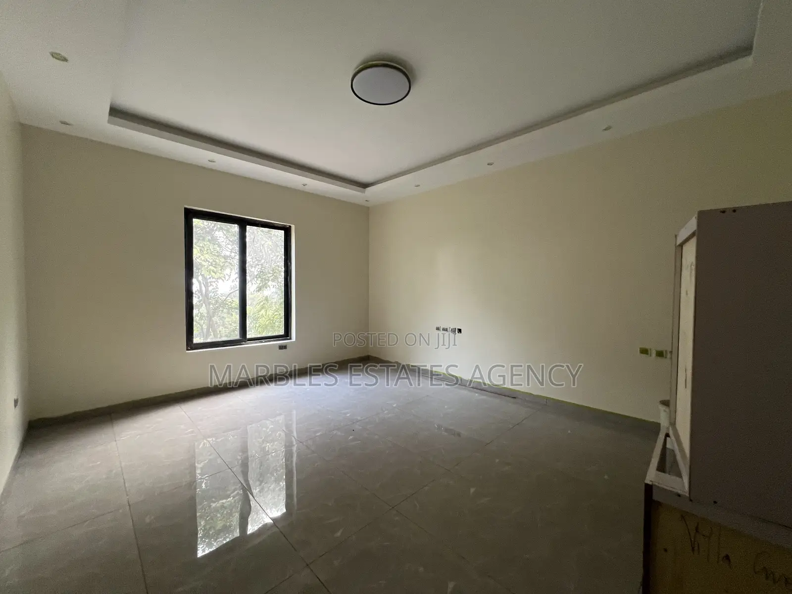 5bdrm Townhouse/Terrace in Kololo, Central Division for sale