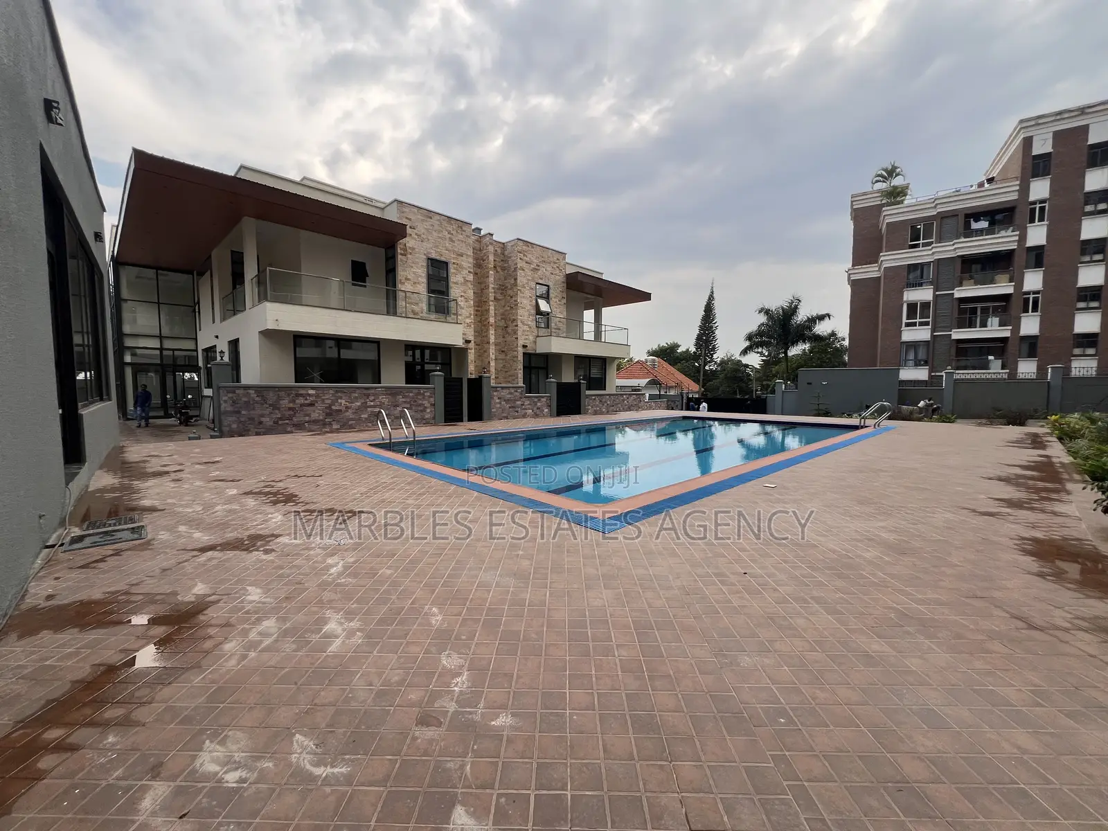 5bdrm Townhouse/Terrace in Kololo, Central Division for sale