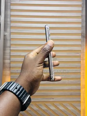 Apple iPhone X 64 GB White