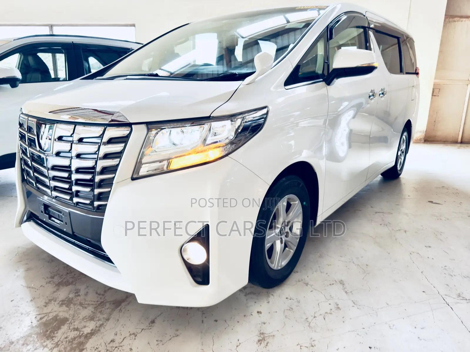Toyota Alphard 2.5 Petrol AWD 2017 White