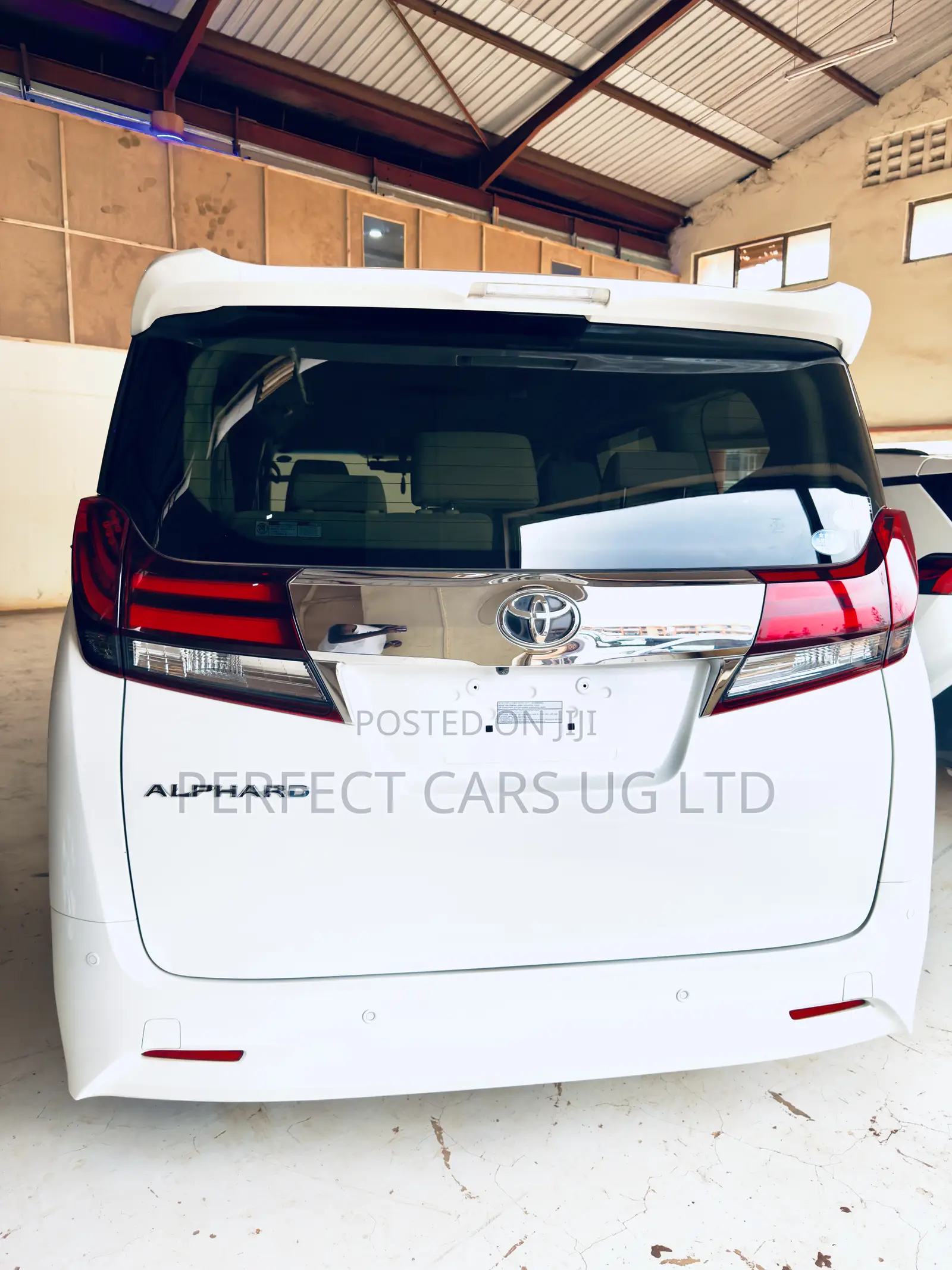 Toyota Alphard 2.5 Petrol AWD 2017 White