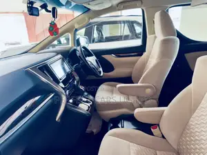 Toyota Alphard 2.5 Petrol AWD 2017 White