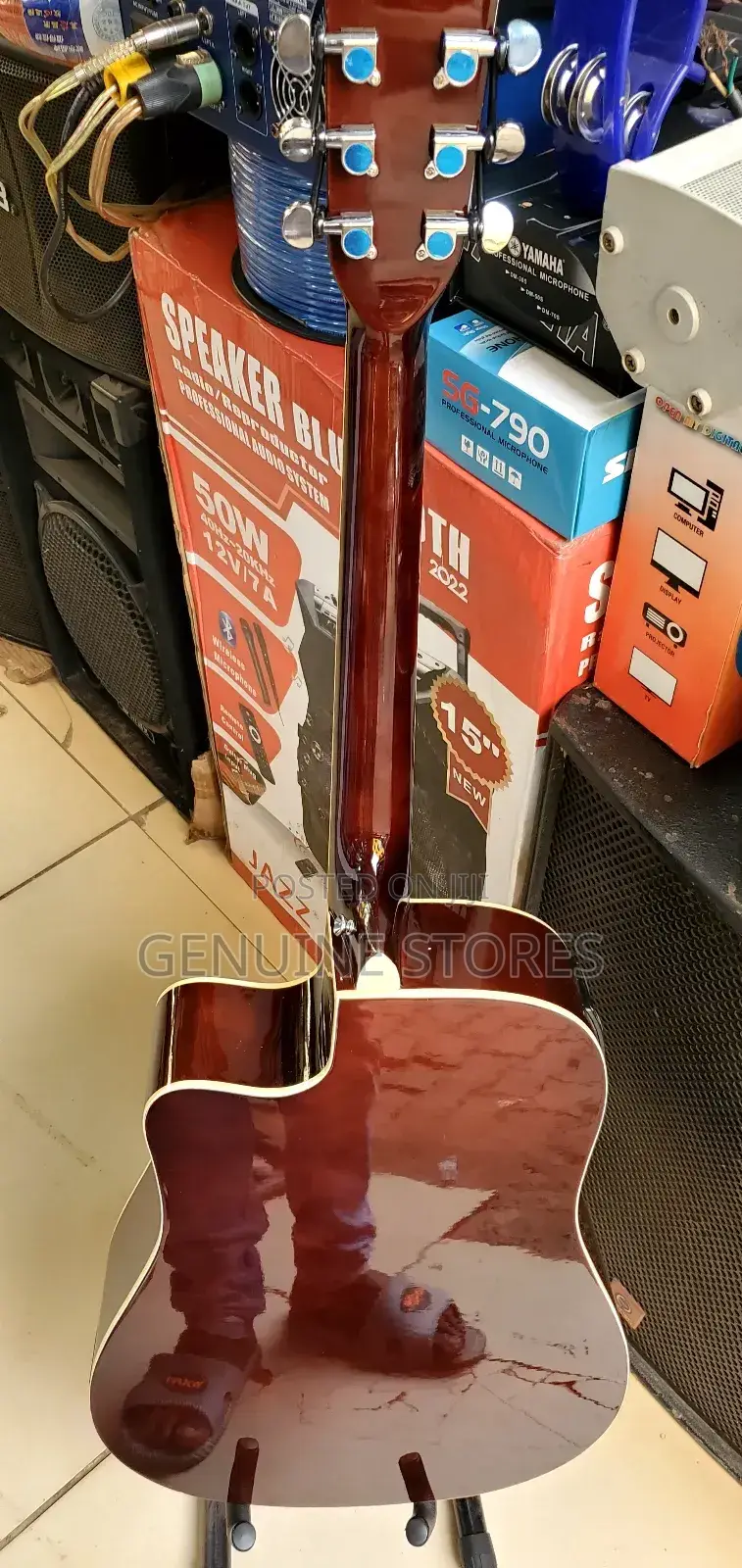 Yamaha Acoustic Amplified Guitar / Proffesional Guitar