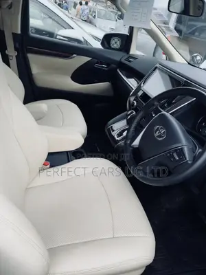 Toyota Alphard 2.5 Petrol AWD 2016 Pearl