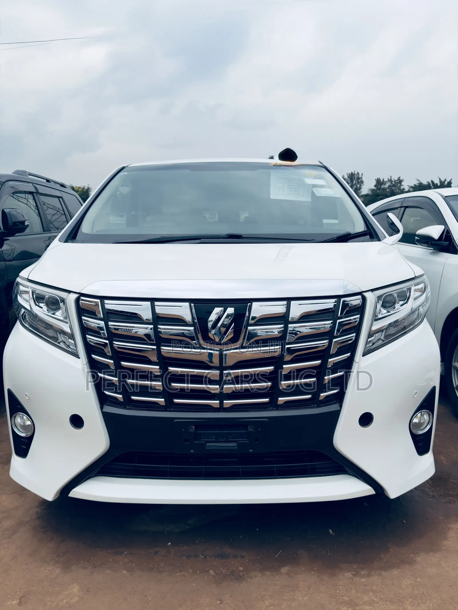 Toyota Alphard 2.5 Petrol AWD 2016 Pearl