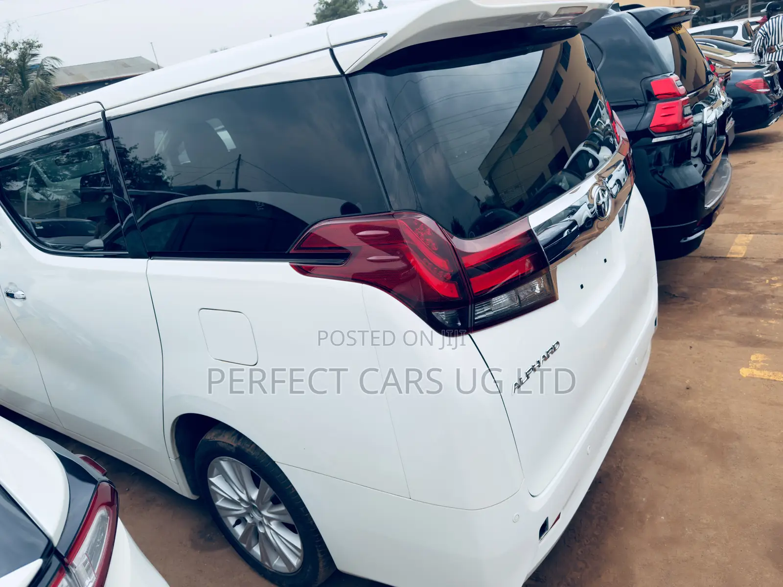 Toyota Alphard 2.5 Petrol AWD 2016 Pearl