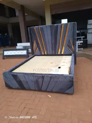 5by6 Gray Fabric Bed With Gold Pins