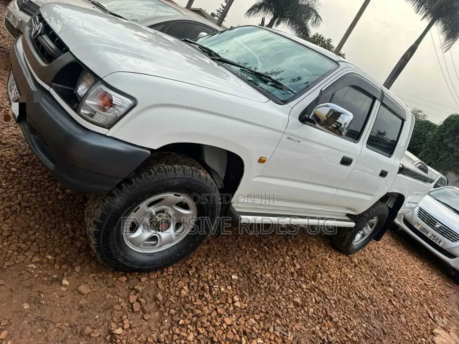 Toyota Hilux 1998 White