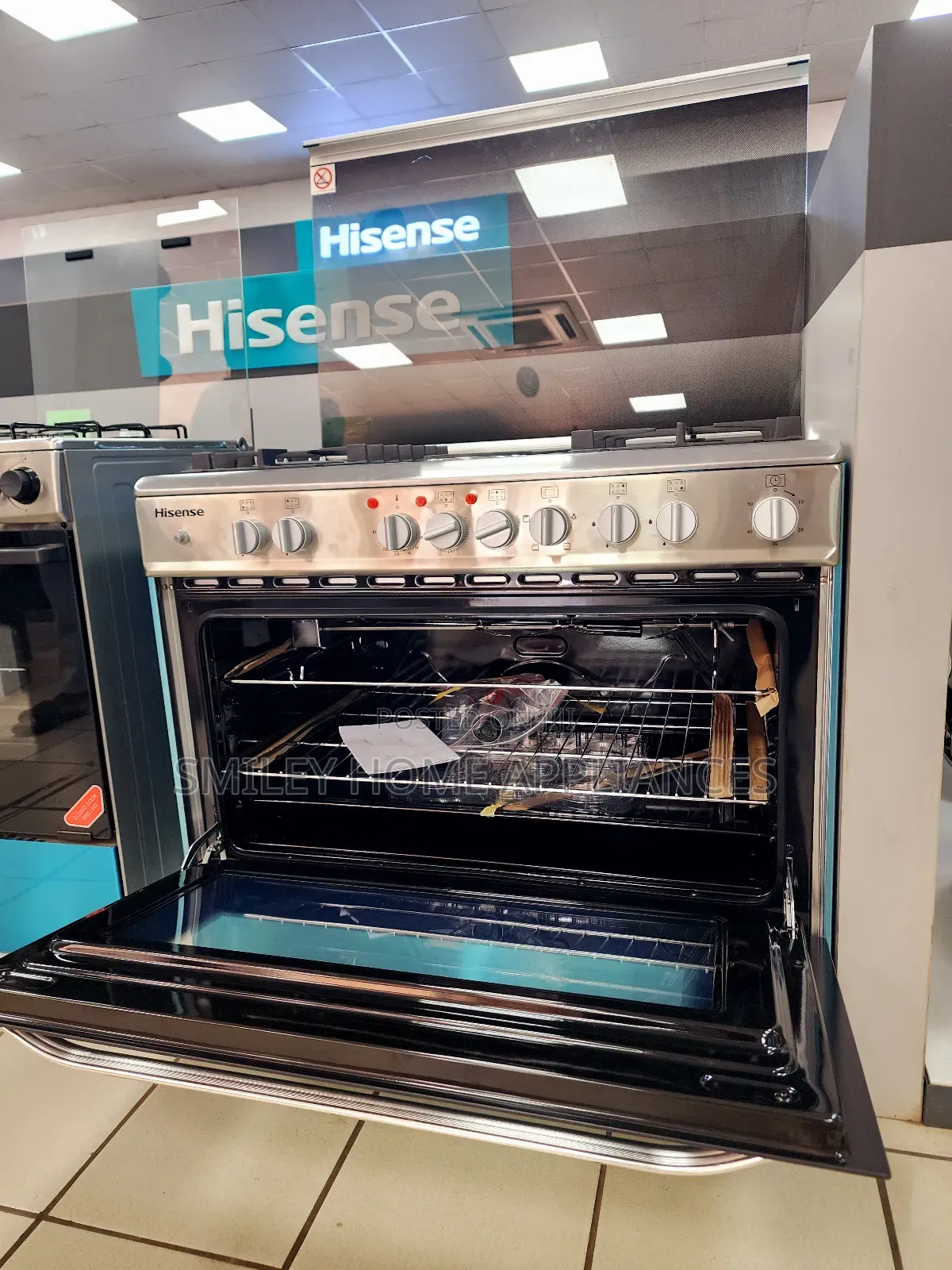 Hisense 90cm by 60cm (4+2) Gas Cooker Oven