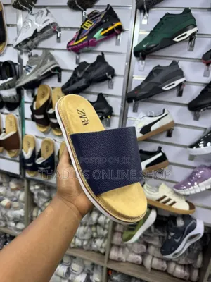 Super Classic Original Boss Zara Sandals