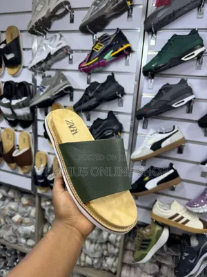 Super Classic Original Boss Zara Sandals