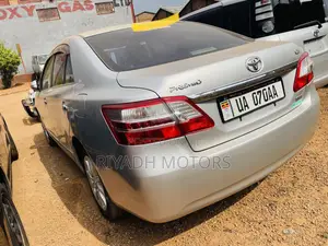 Toyota Premio 2010 Silver