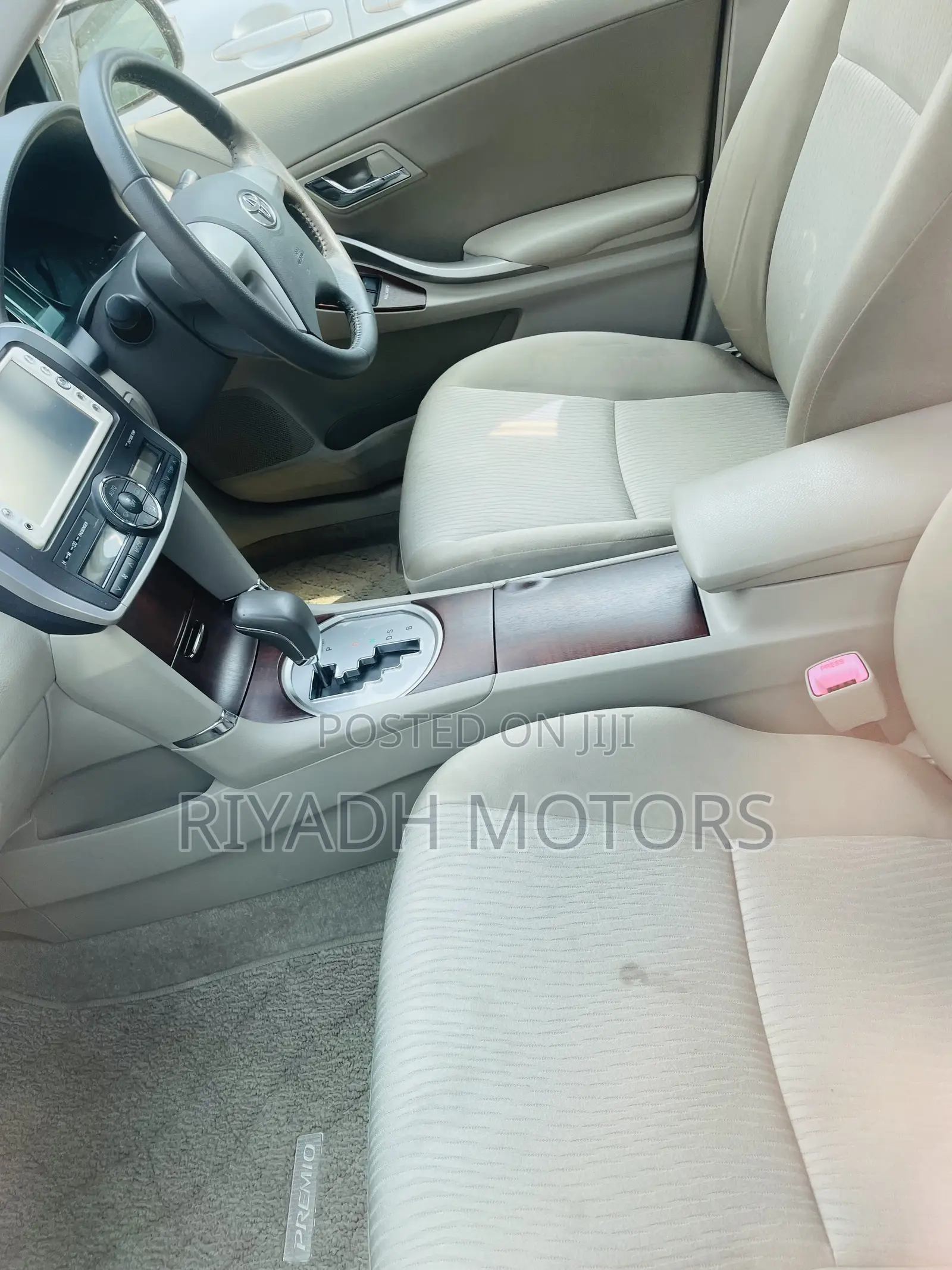 Toyota Premio 2010 Silver