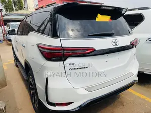 Toyota Fortuner 2.8 D RWD 2020 White