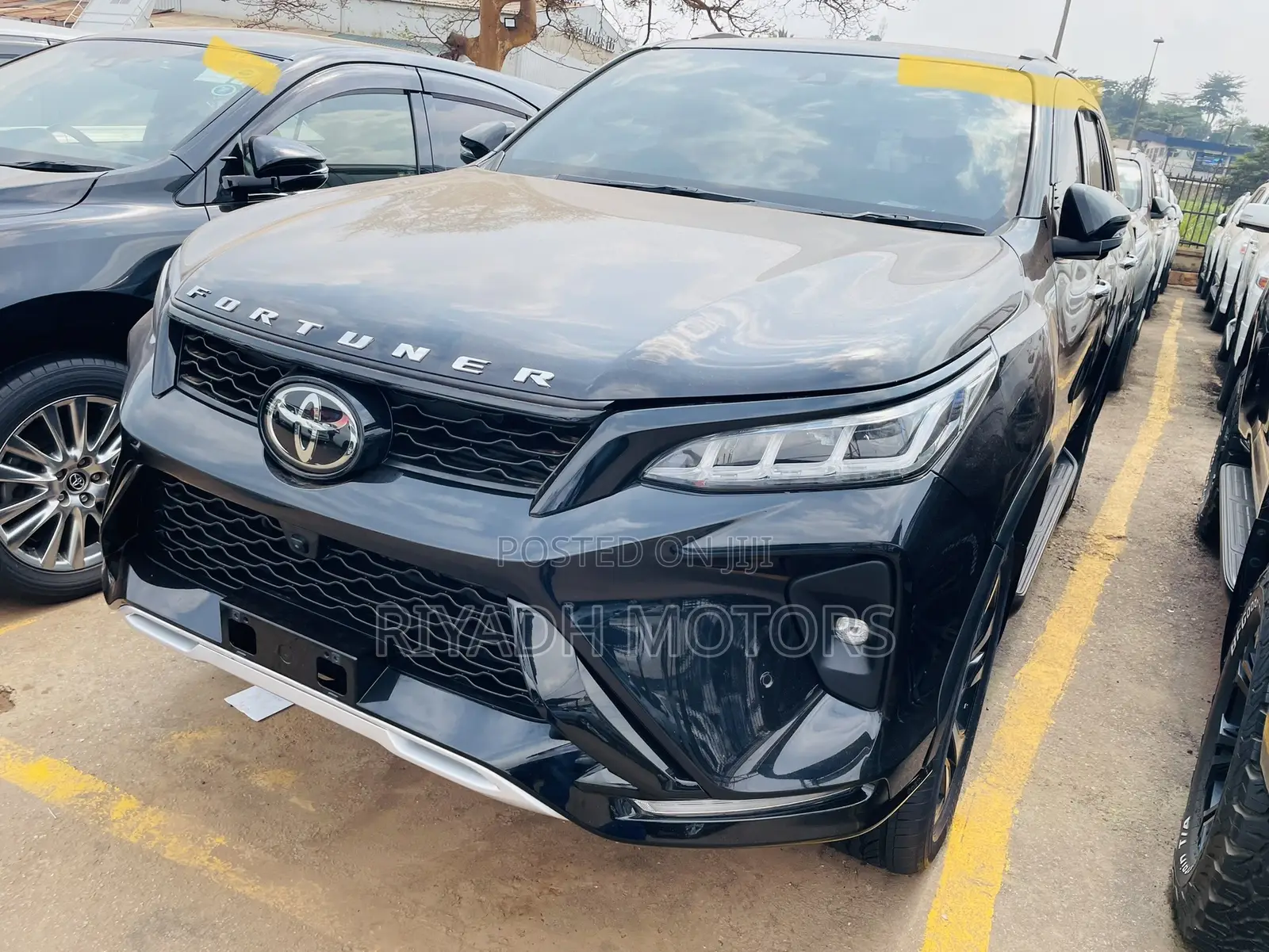 Toyota Fortuner 2022 Black