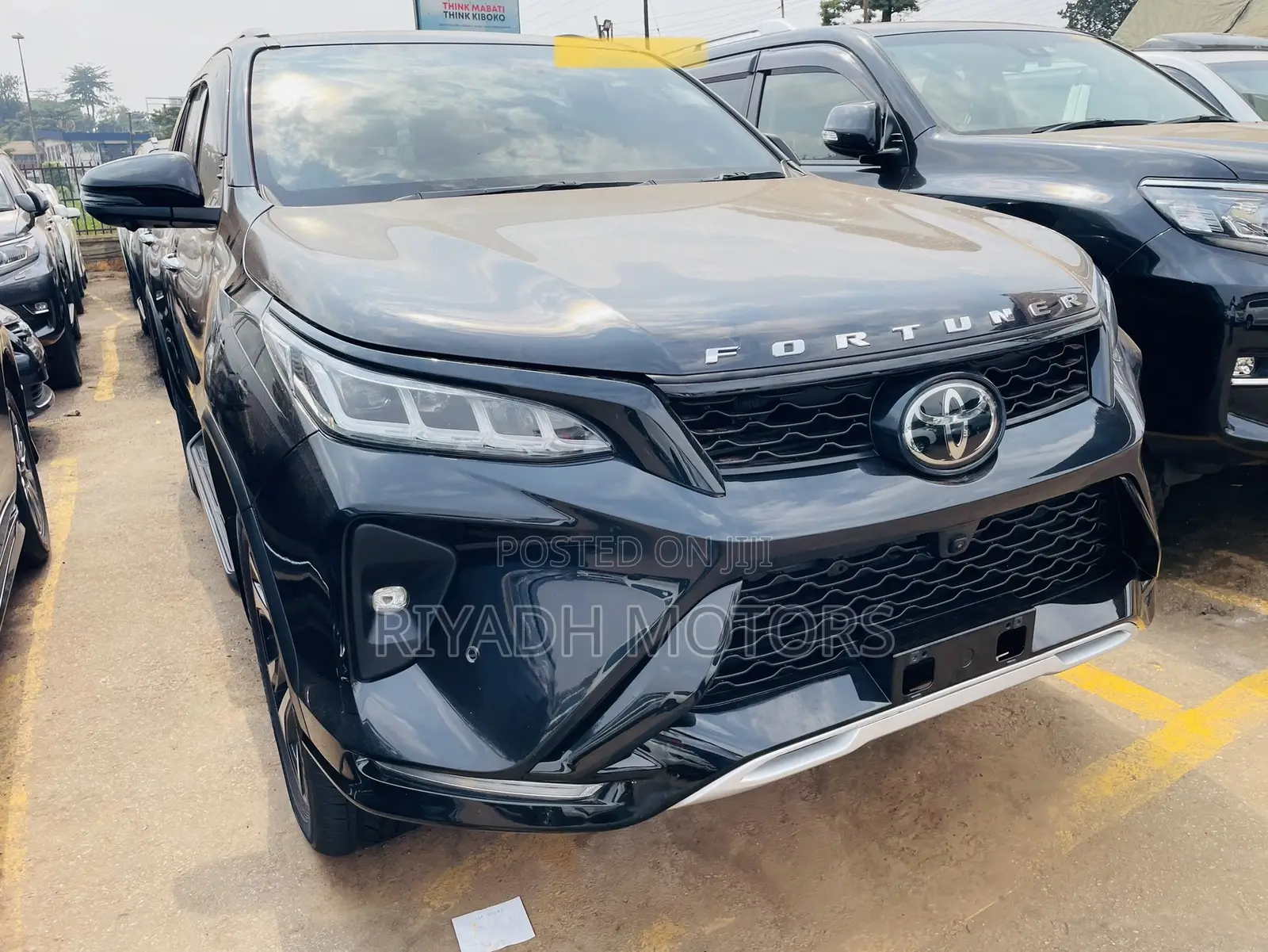 Toyota Fortuner 2022 Black