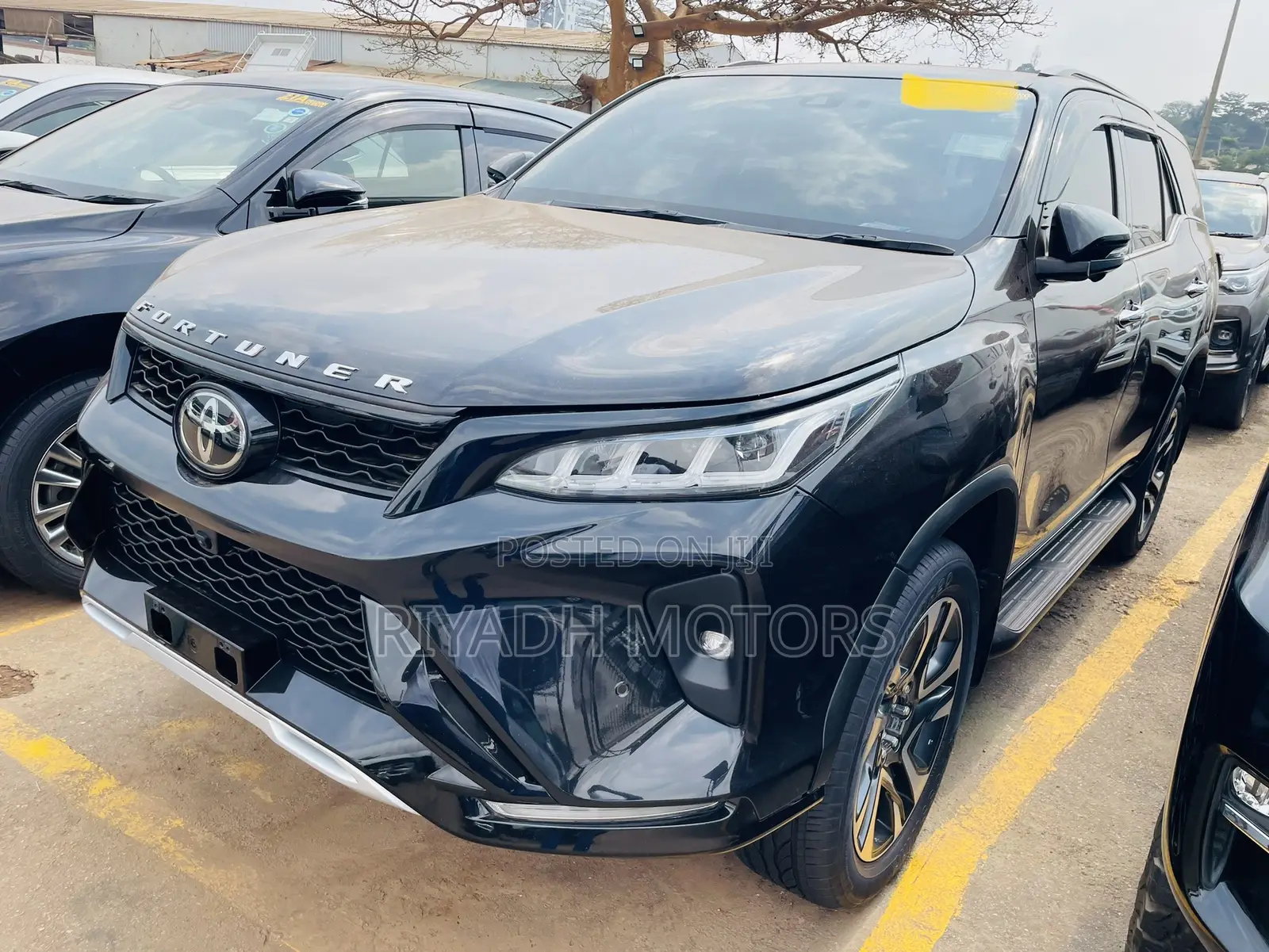Toyota Fortuner 2022 Black