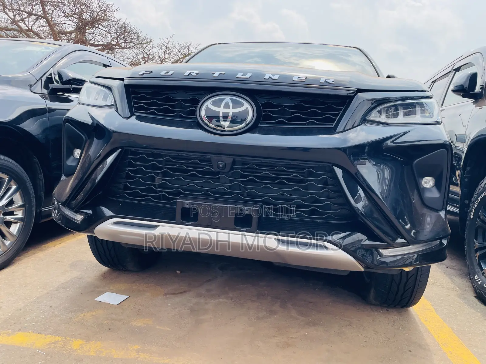Toyota Fortuner 2022 Black