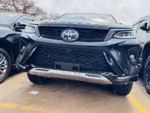Toyota Fortuner 2022 Black
