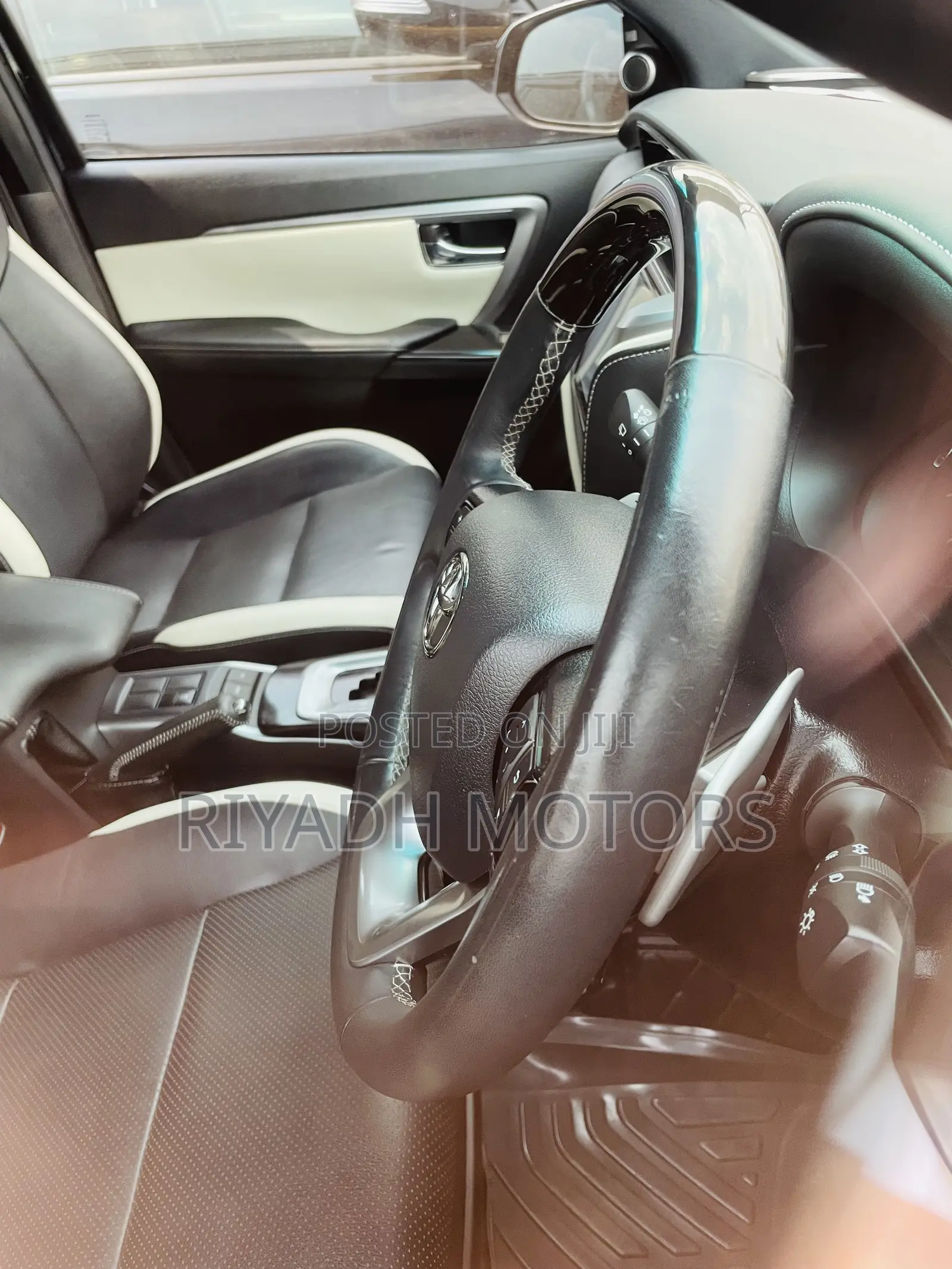 Toyota Fortuner 2022 Black