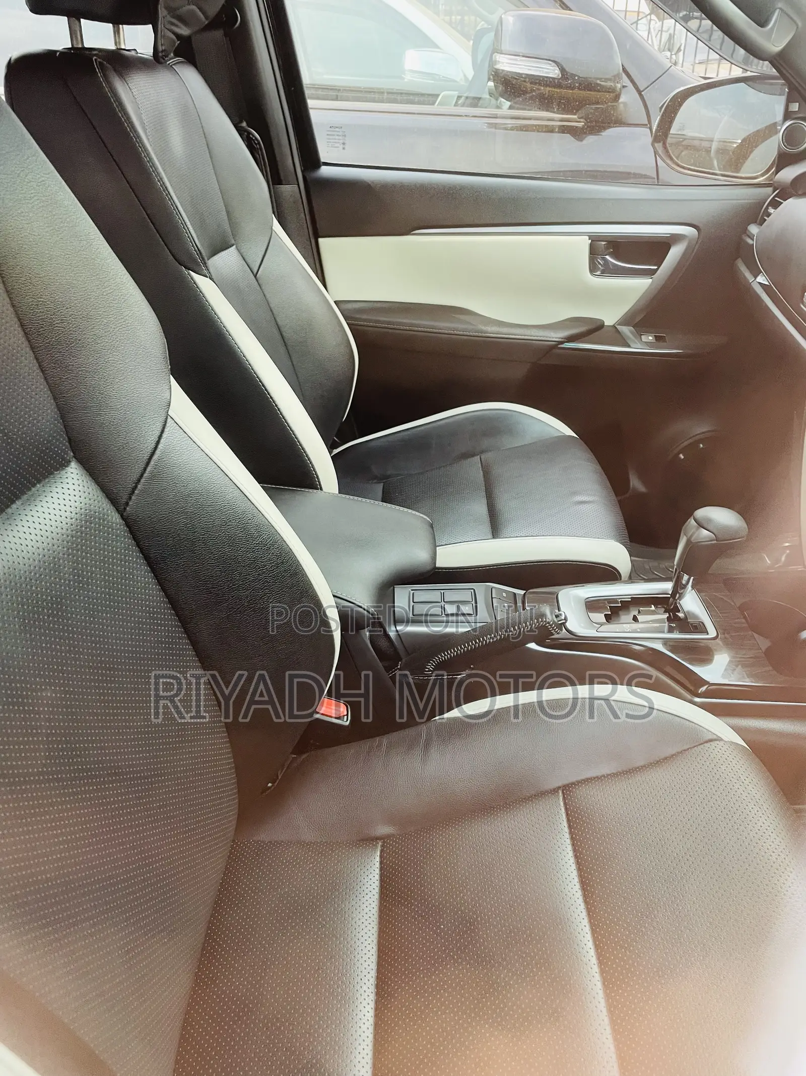 Toyota Fortuner 2022 Black