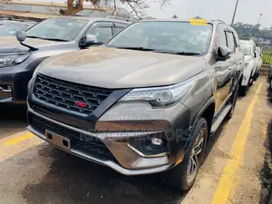 Toyota Fortuner 2016 Gray