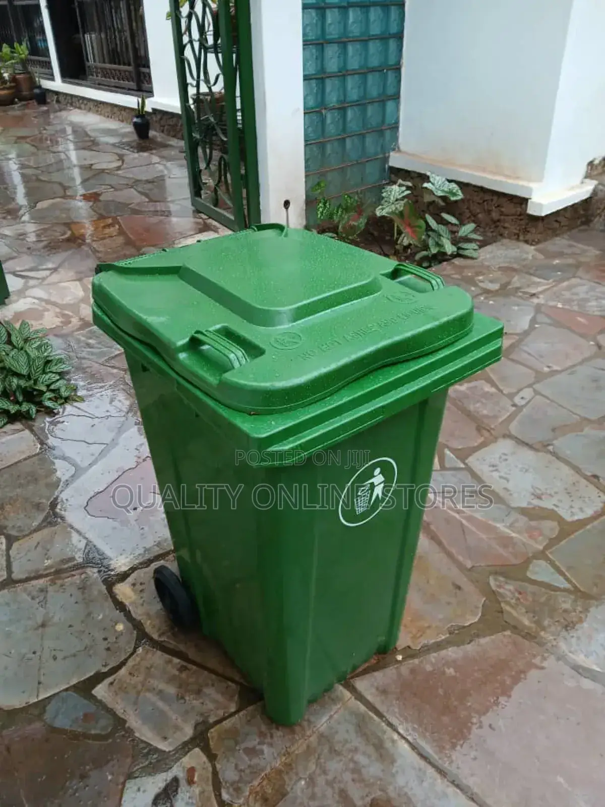 Outdoor 240L Plastic Waste Bin- Standard Household Size