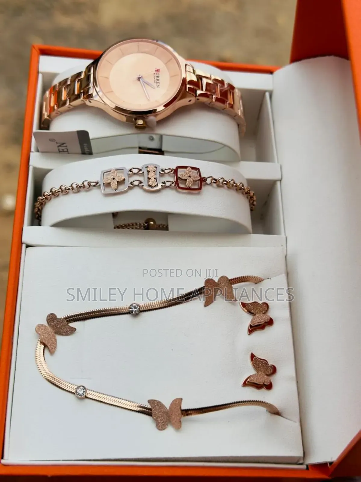 Curren Women's Watch Gift Box