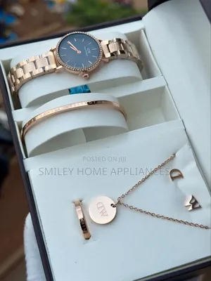 Daniel Wellington Women's Wrist Watch Gift Box