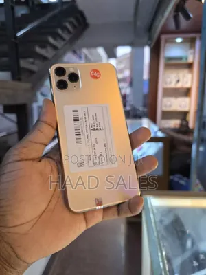 Photo - Apple iPhone 11 Pro Max 64 GB Gold