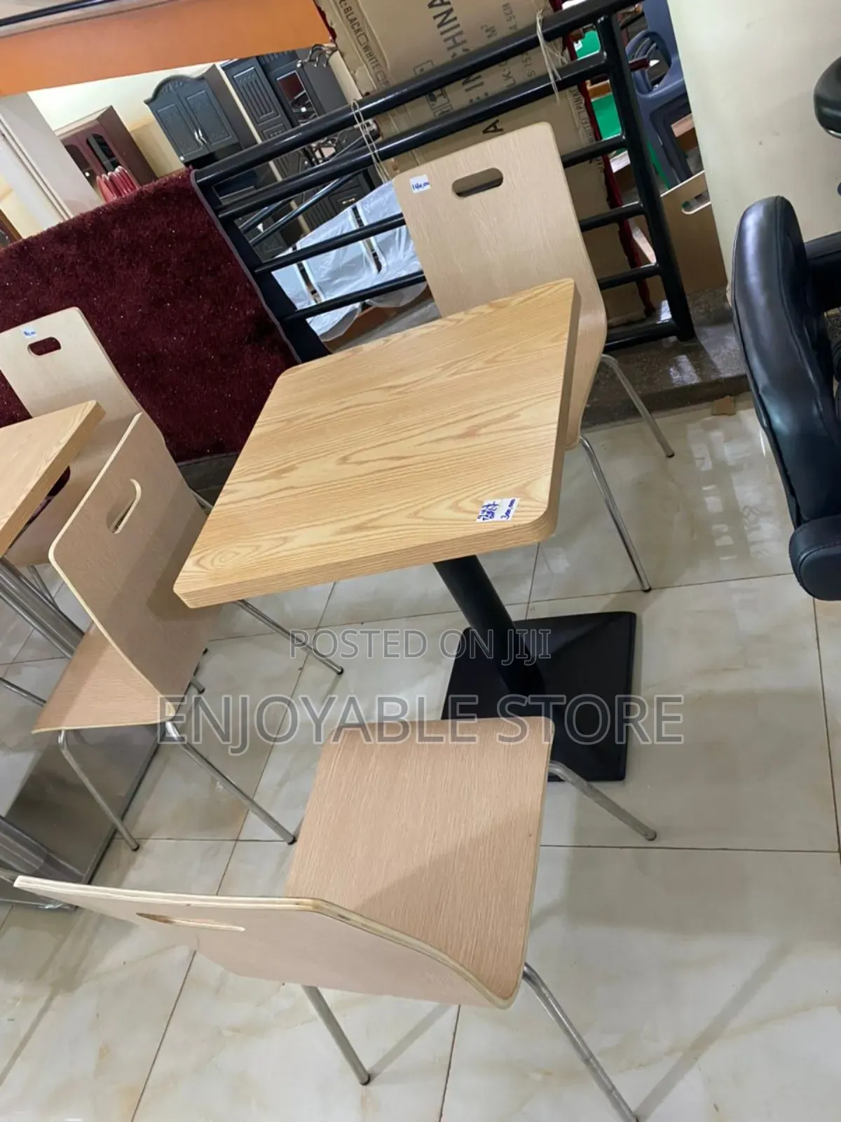 Classic Restaurant Chairs and Table for Hotel/Garden/Bar