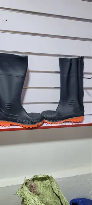 Gum Boots With Metallic Toe.
