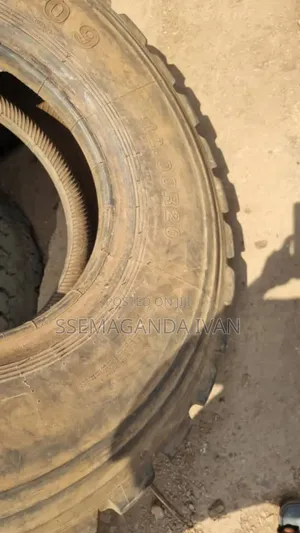 1200r20 Used Sinotruck Tyres for Trucks