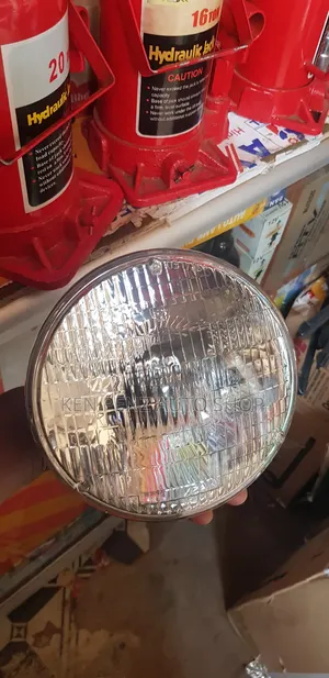 Round Sealed Beam Lights for Landcruiser and Hilux