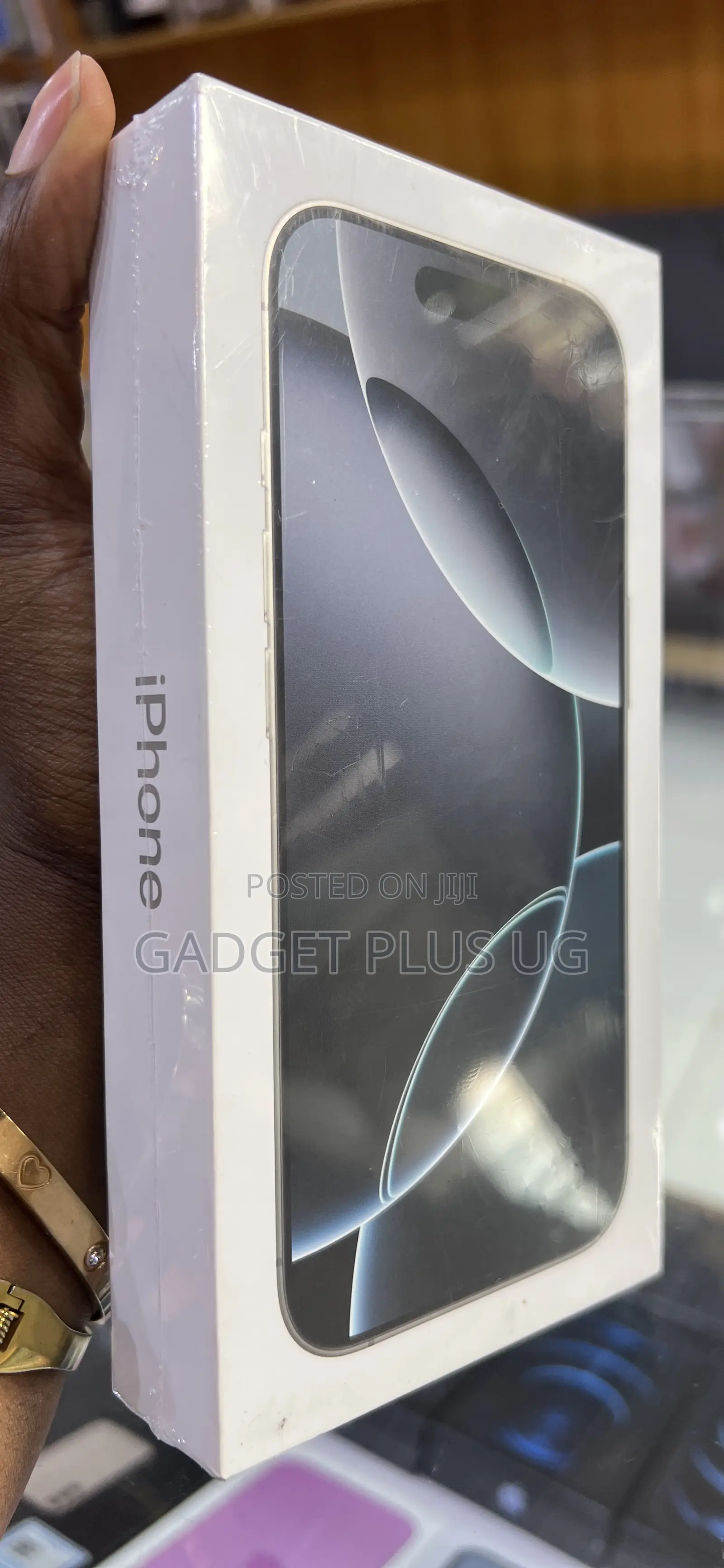 New Apple iPhone 16 Pro Max 256 GB Gold