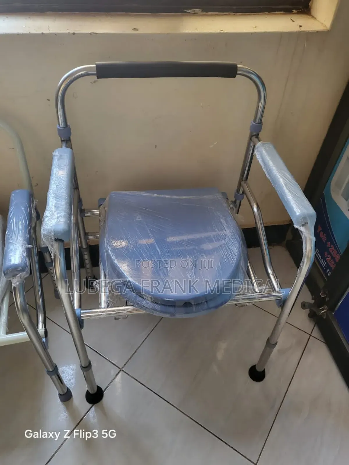 Commode Chair With Potty