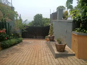 4bdrm House in Bwebajja Entebbe, Kawempe for sale