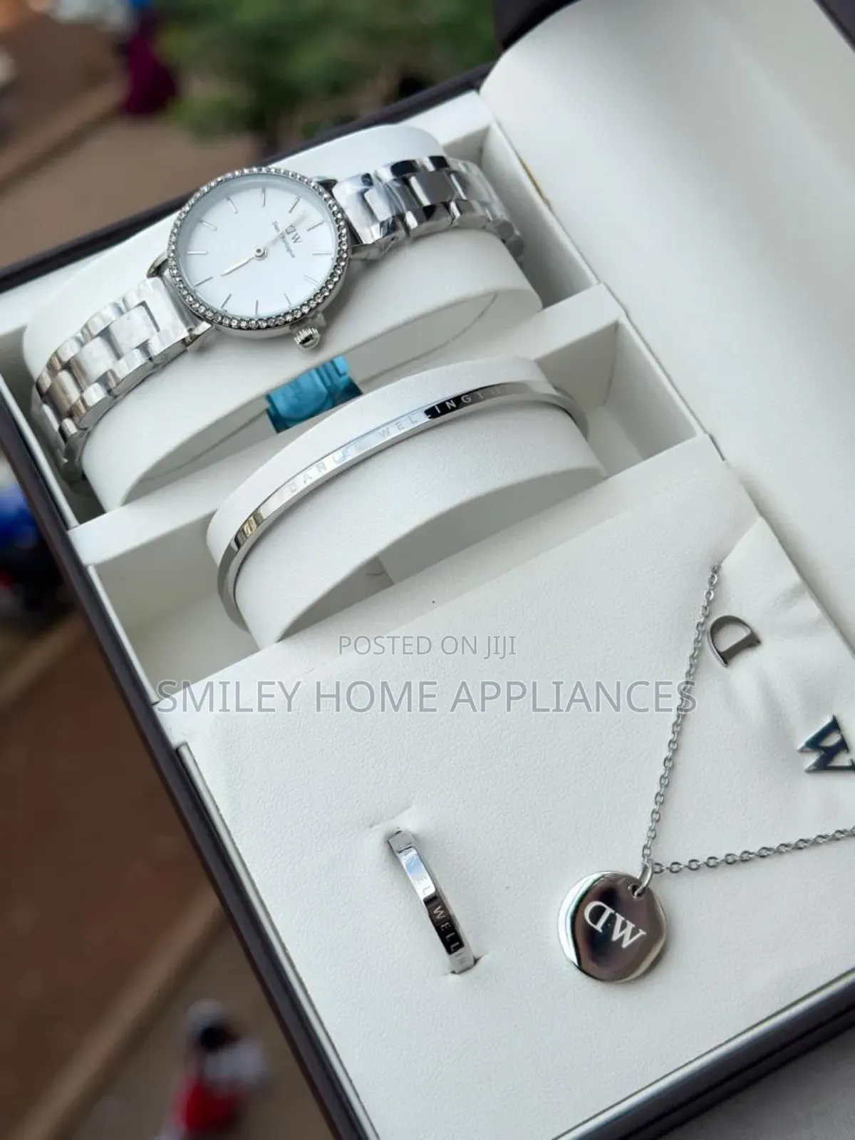 DW Ladies Classy Wrist Gift Box