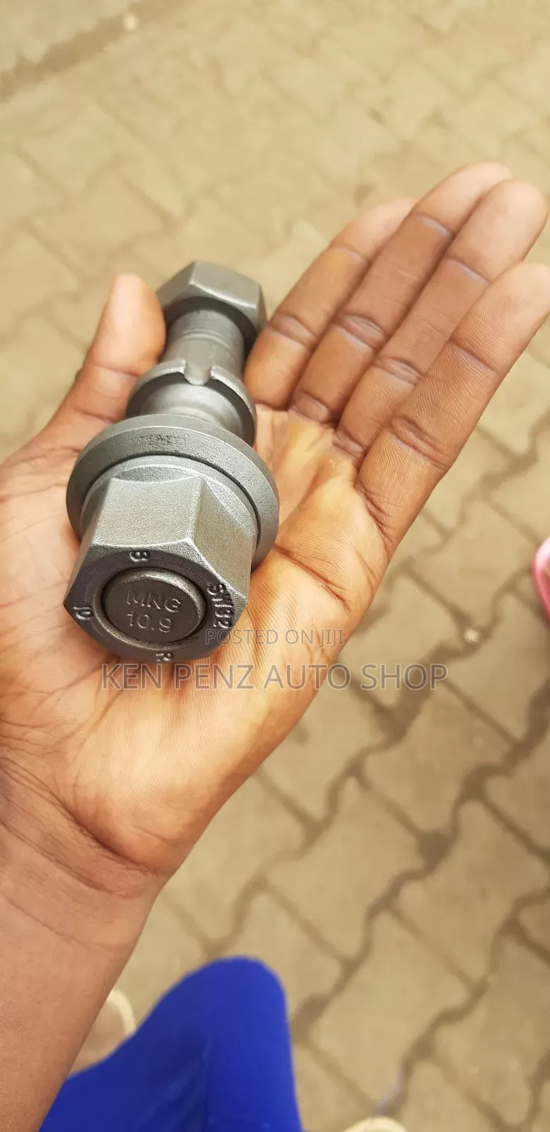 All Big Trucks Hub Bolts