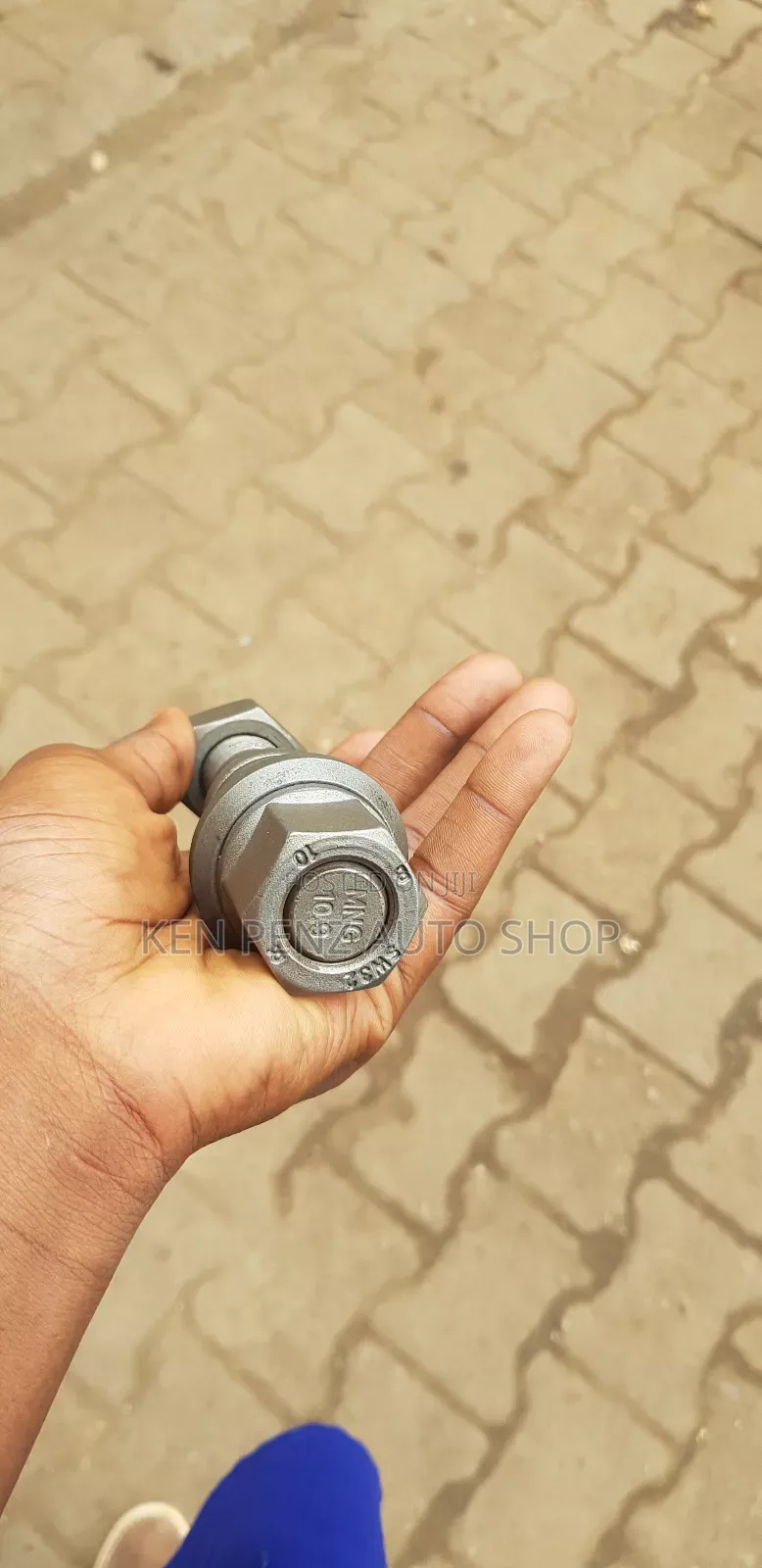All Big Trucks Hub Bolts