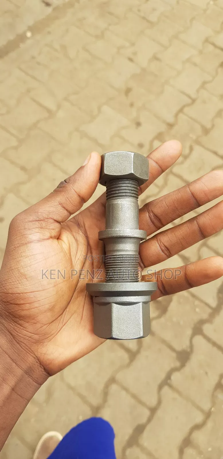 All Big Trucks Hub Bolts
