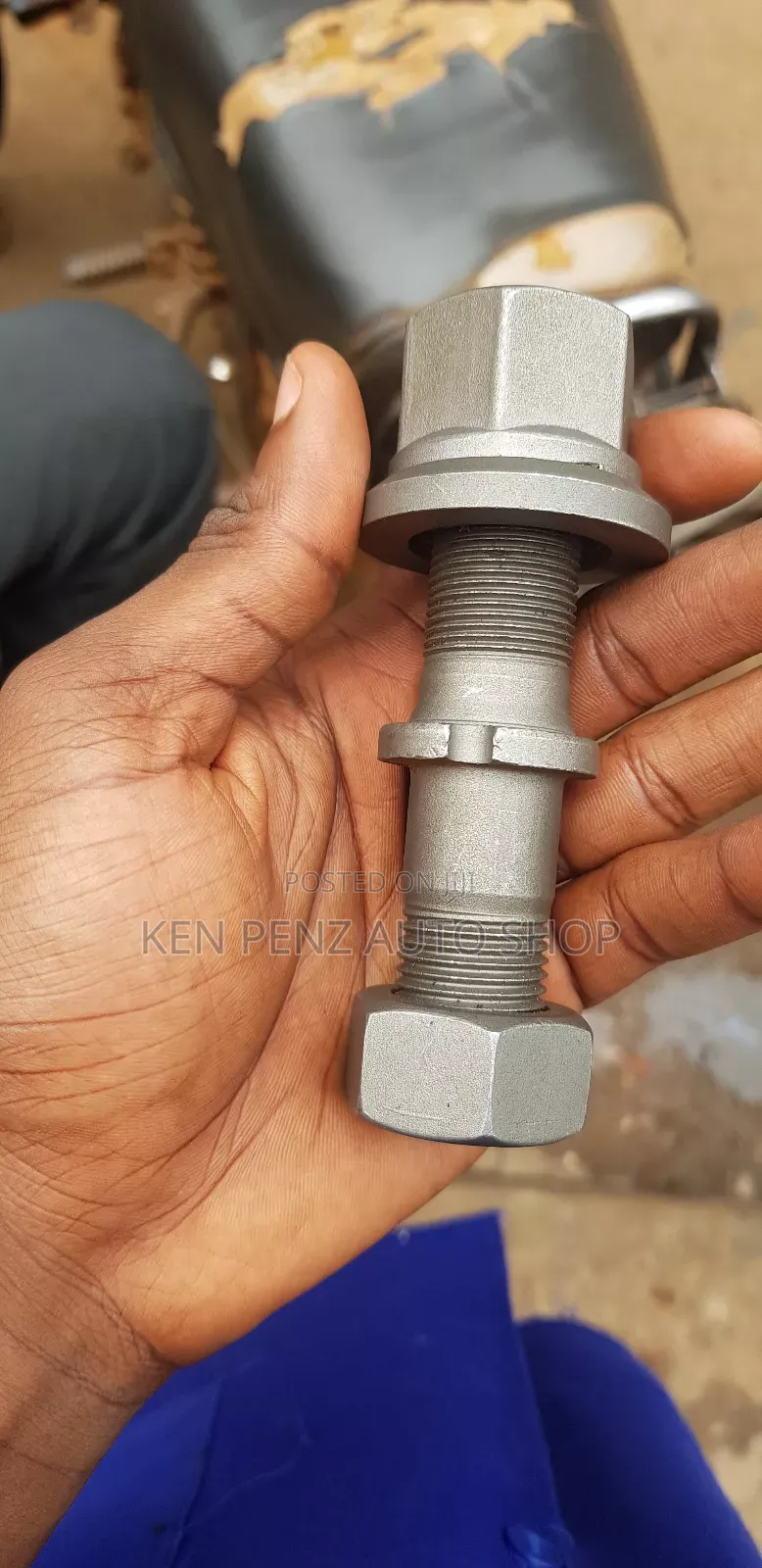 All Big Trucks Hub Bolts