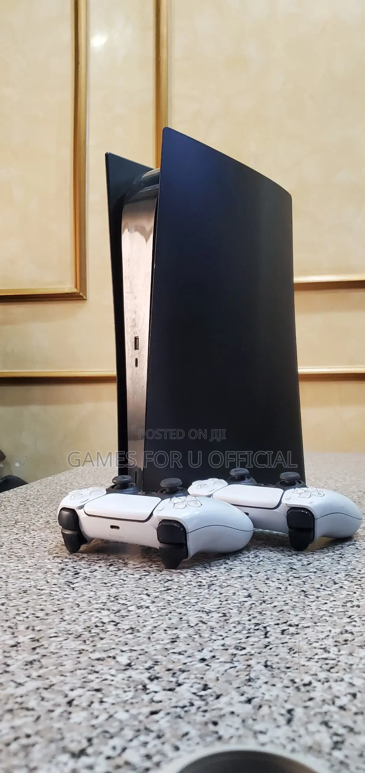 Ps5 Digital and 2 Pads #221