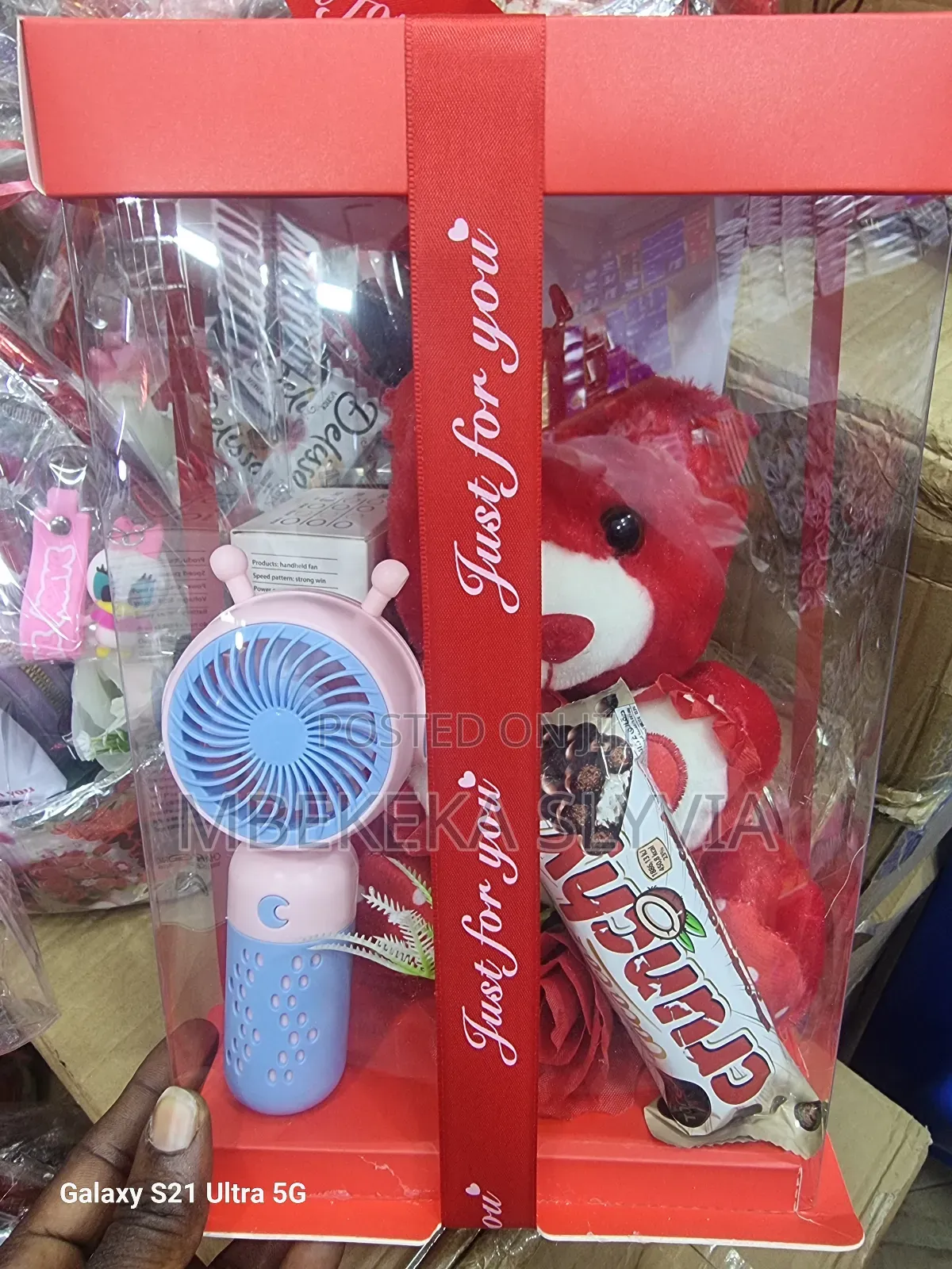 Valentine Gifts,Flowers,Cups Dolls This Valentine Season